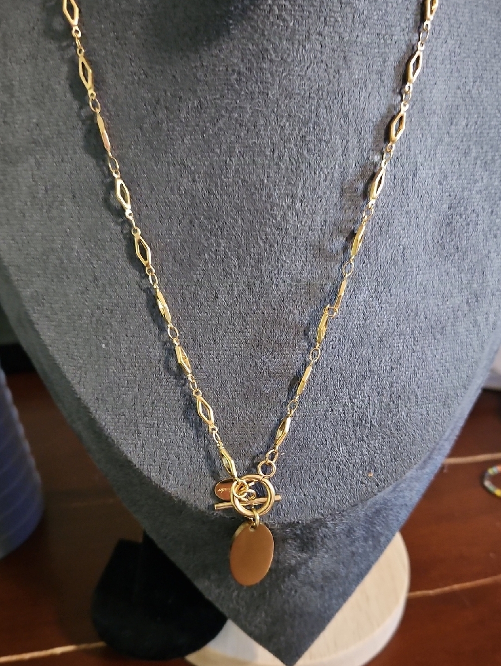 Gold Link Pendant Necklace with Oval Charm